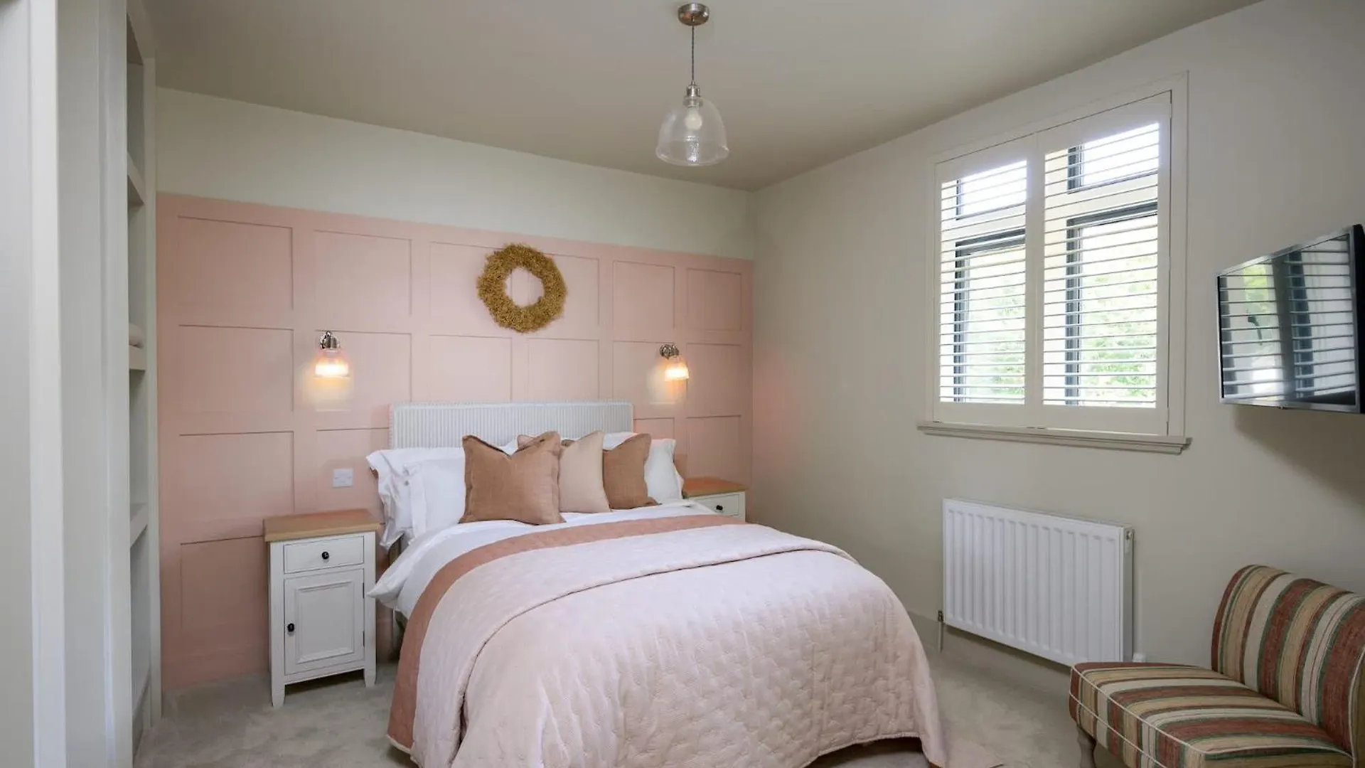 Luxurious House Lodge & Garden Private Parking GLOUCESTERSHIRE 0*,